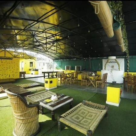 The Heistel Hostel Ню Делхи Екстериор снимка