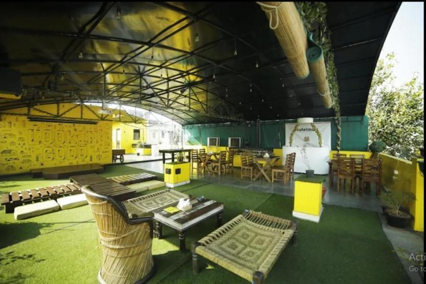 The Heistel Hostel Ню Делхи Екстериор снимка